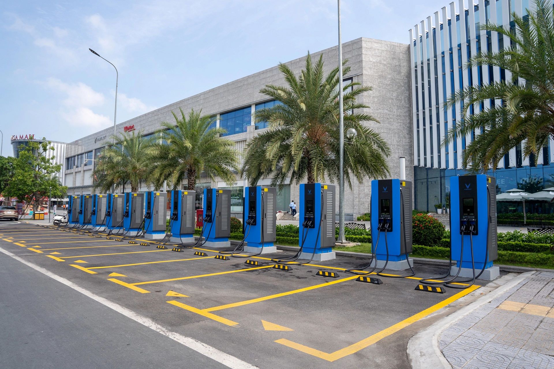 Hà Nội: Dự kiến các trạm sạc xe điện dọc Vành đai 1 - Ảnh 1.