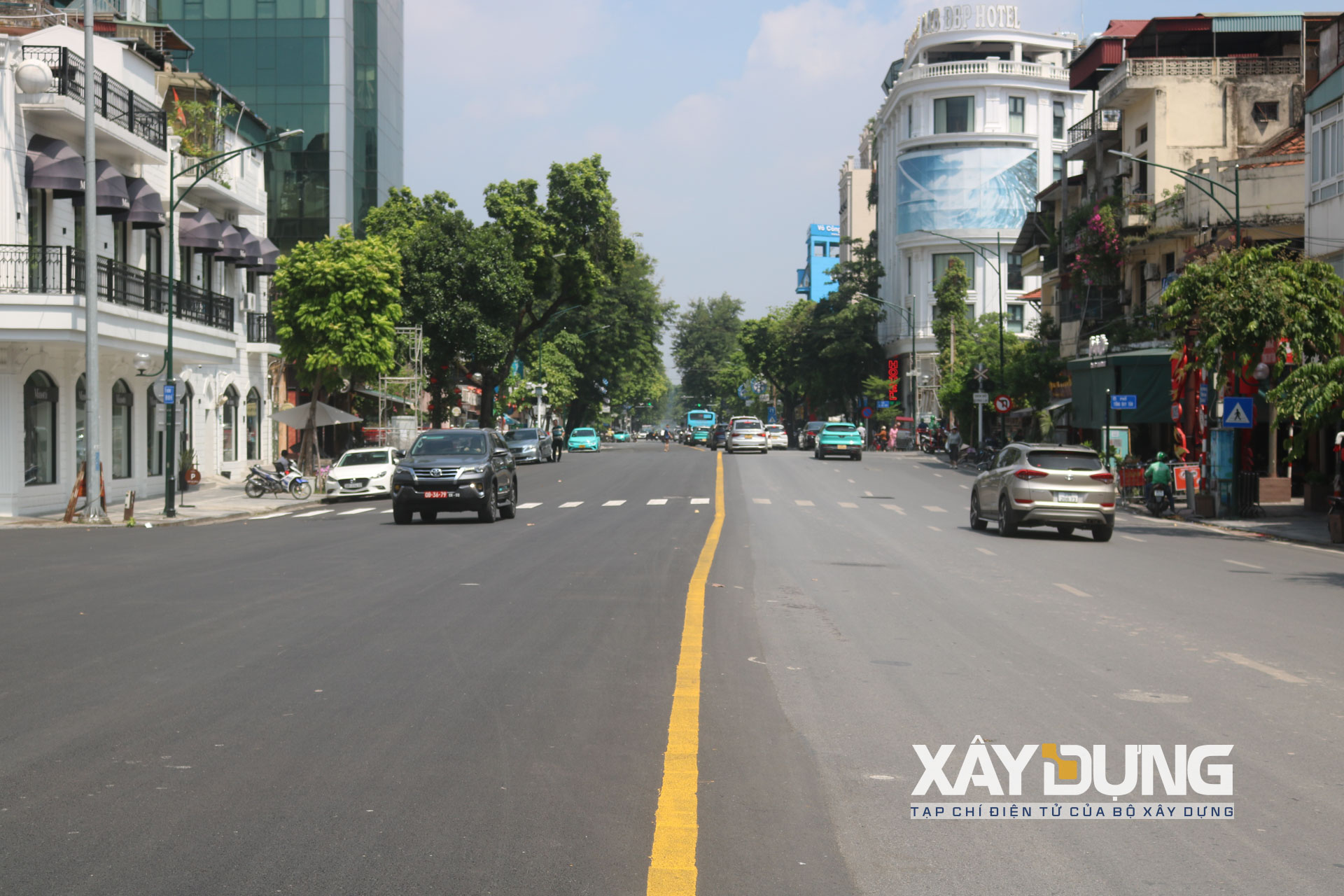 Diện mạo mới của đường phố Hà Nội trước ngày đại lễ của đất nước - Ảnh 3.