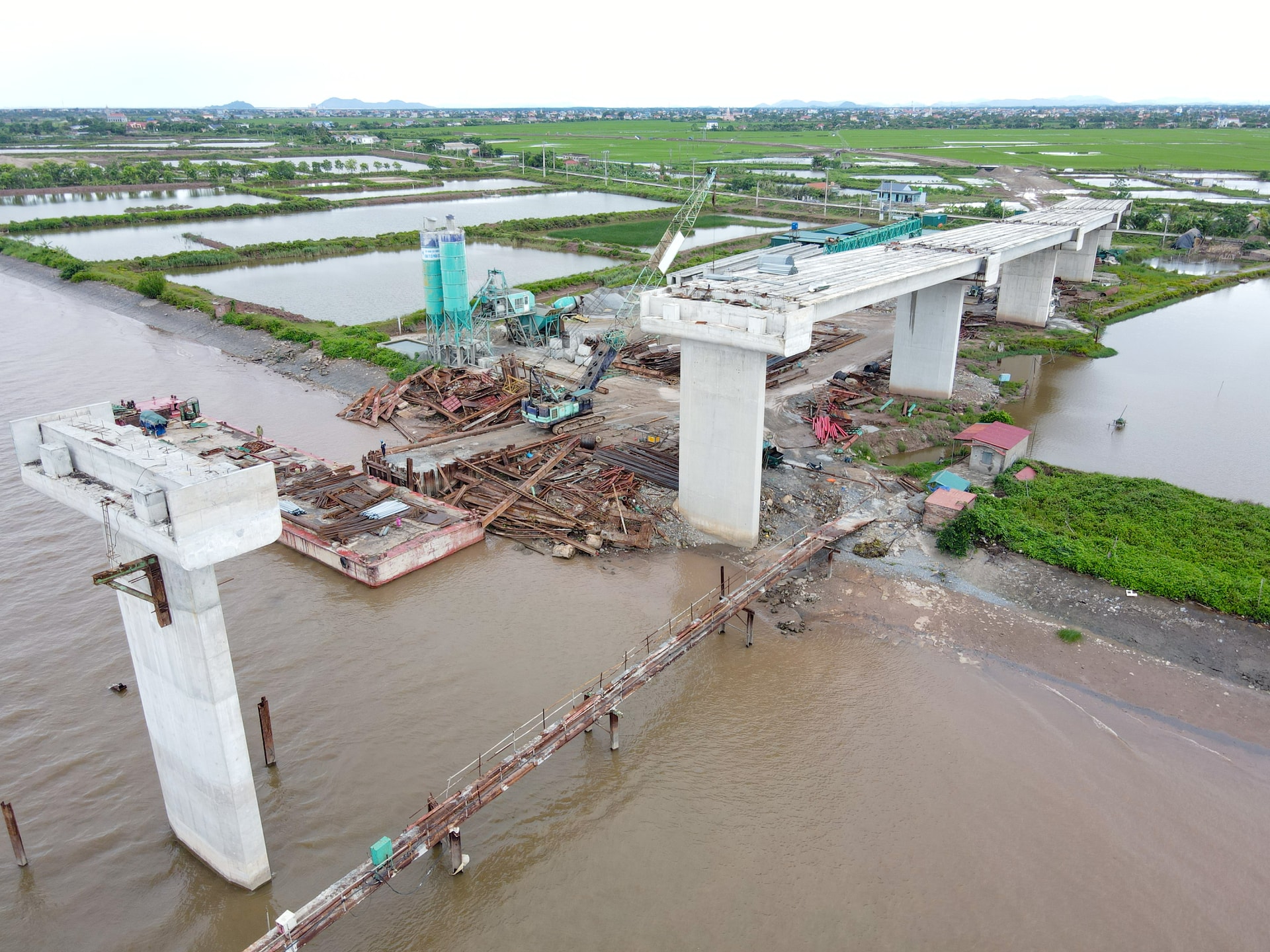Gỡ vướng hàng loạt dự án trọng điểm tỉnh Ninh Bình - Ảnh 1.