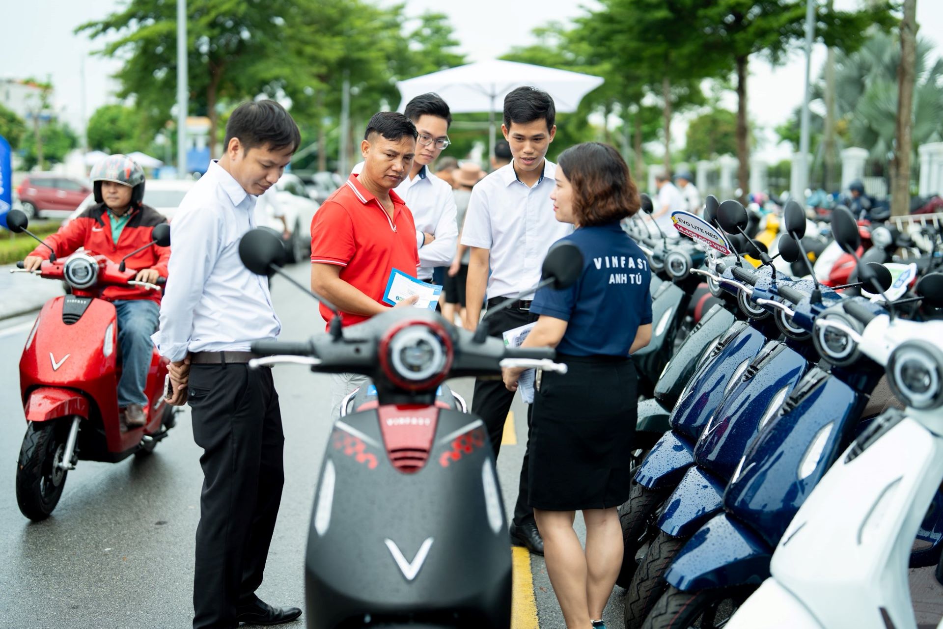 Năm học mới, Evo Lite Neo chiếm trọn cảm tình của học sinh và phụ huynh - Ảnh 1.