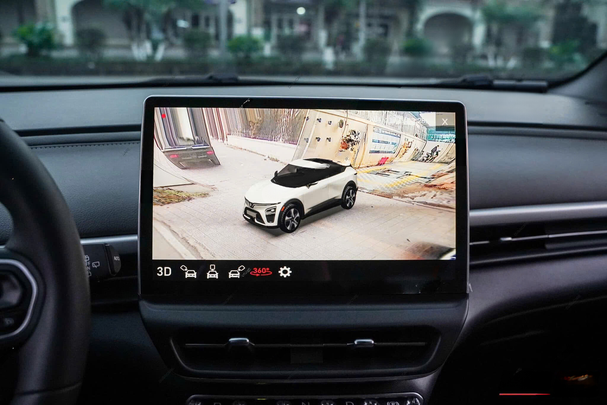 Lái xe nên quan sát gương hay chỉ cần camera 360 độ? - Ảnh 1.
