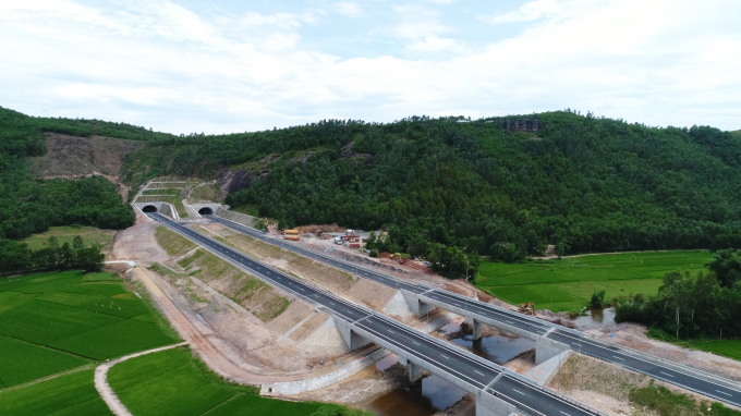 7. Hầm Chiêm Sơn - Gói 4 cao tốc ĐN-QN