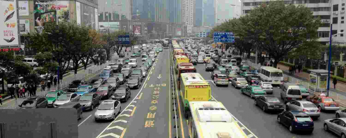 Ảnh 1- Một tuyến đường giao thông tại Quảng Châu, 