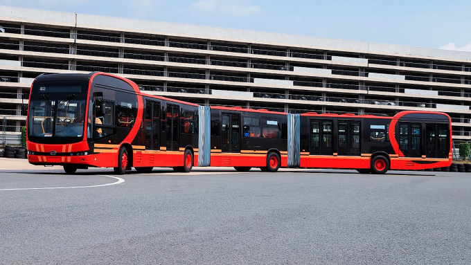 Xe bus điện dài nhất thế giới của Trung Quốc với c