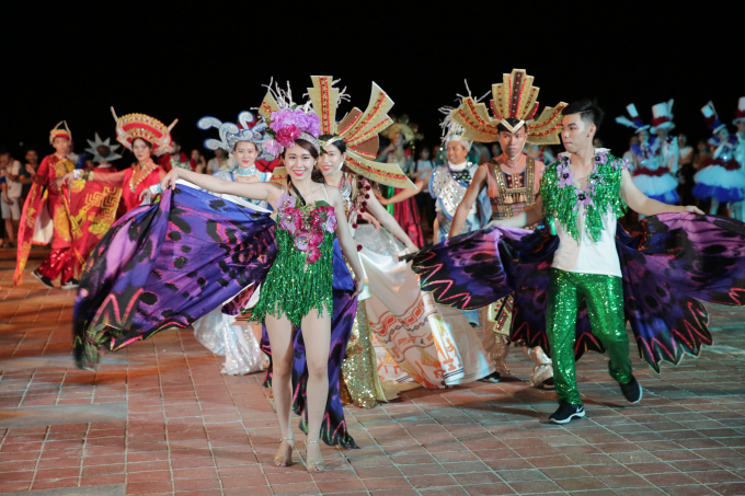 Carnaval duong pho (2)