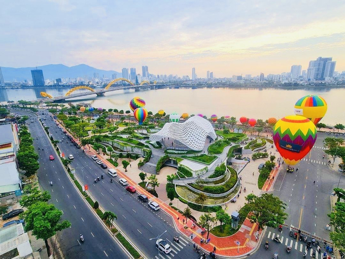 Vietnam Airlines đã chớp cơ hội để quảng bá khi tham gia vào ngày hội khinh khí cầu do Sở Du lịch, Sở Văn hoá và Thể thao Đà Nẵng phối hợp với Công ty Cổ phần Đầu tư Khai thác Nhà ga quốc tế Đà Nẵng (AHT) tổ chức ngày 27/3