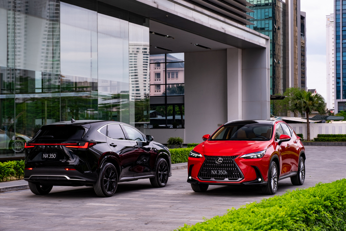 Hai phiên bản mới Lexus NX cùng lúc ra mắt người tiêu dùng Việt. 