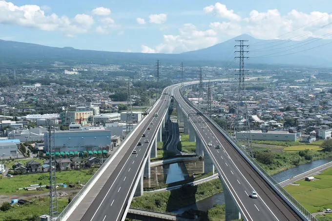 Một tuyến cao tốc tại Nhật bản