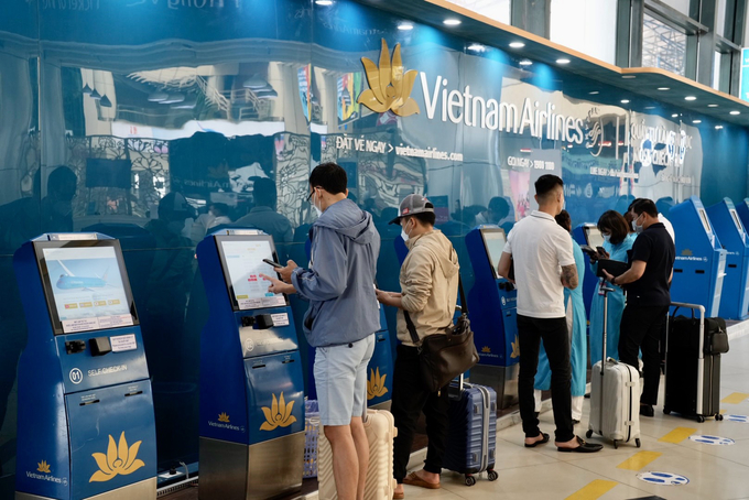 Khuyến khích khách tự làm thủ tục tại kios check-in của các hãng hàng không tại nhà ga