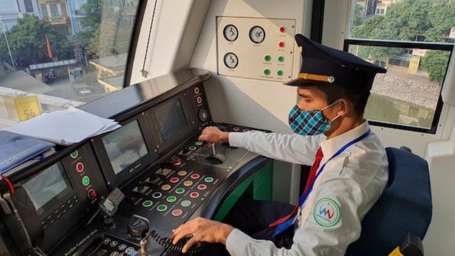 Bộ GTVT chỉ đạo Cục ĐSVN rà soát các nội dung còn vướng mắc về việc cấp phép lái tàu, đăng kiểm đường sắt đô thị trên nguyên tắc không ảnh hưởng tới nguồn nhân lực lái tàu của tuyên Cát Linh - Hà Đông. (Ảnh minh họa)