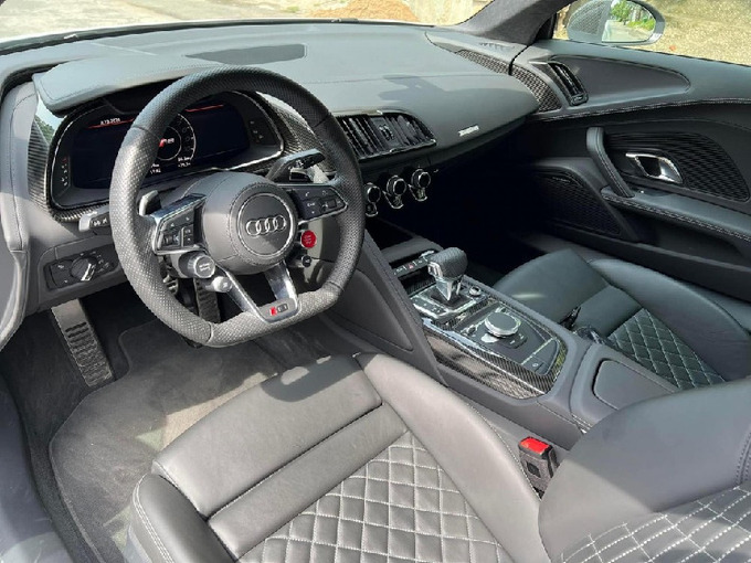 Còn đây là nội thất của xe Audi R8 Performance Coupe 2021 độc nhất Việt Nam. Ảnh: Phạm Lợi

