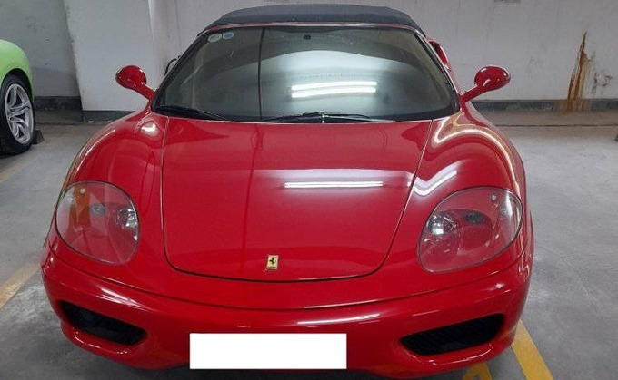Ferrari 360 Spider hơn 20 tuổi được chào bán lại với đại gia Việt bằng giá xe Porsche Taycan 4S

