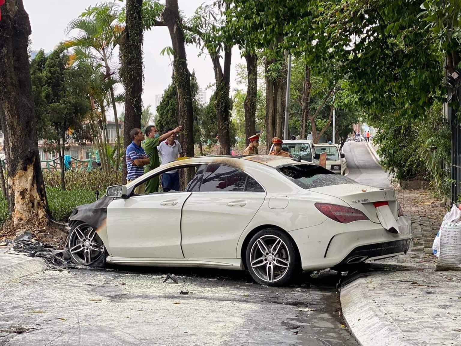 Chiếc Mercedes CLA 250 tại hiện trường vụ việc