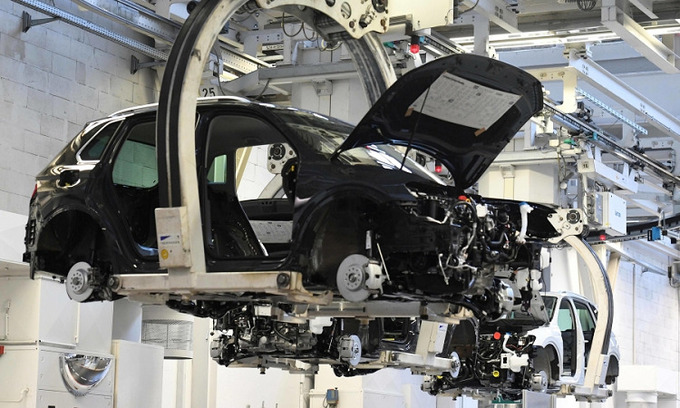 Công ty ô tô Toyota sẽ tạm dừng hoạt động 14 dây chuyền sản xuất tại 8 nhà máy ở Nhật Bản trong thời gian tối đa 6 ngày. 