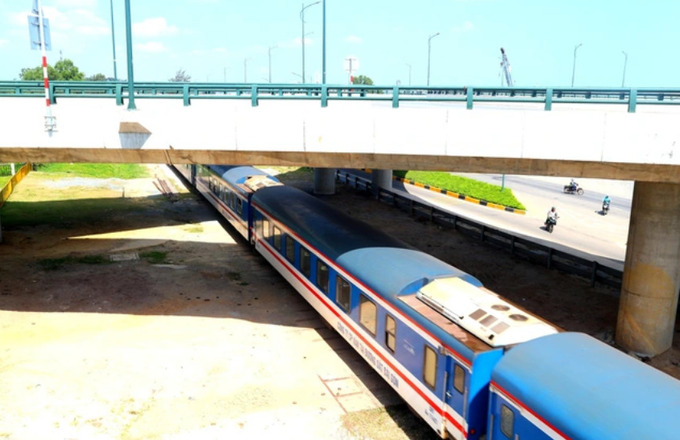 Bộ GTVT thống nhất chủ trương xây dựng nút giao khác mức tại lý trình Km 808+325, tuyến đường sắt Hà Nội – TP. HCM. (Ảnh minh họa)