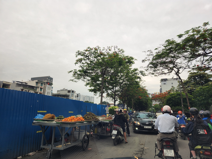 Tắc đường vào giờ cao điểm là chuyện thường ngày trên tuyến đường Vũ Tông Phan.