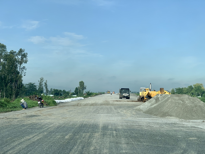 Vật liệu cát cho cao tốc Mỹ Thuận - Cần Thơ vẫn đang gặp khó