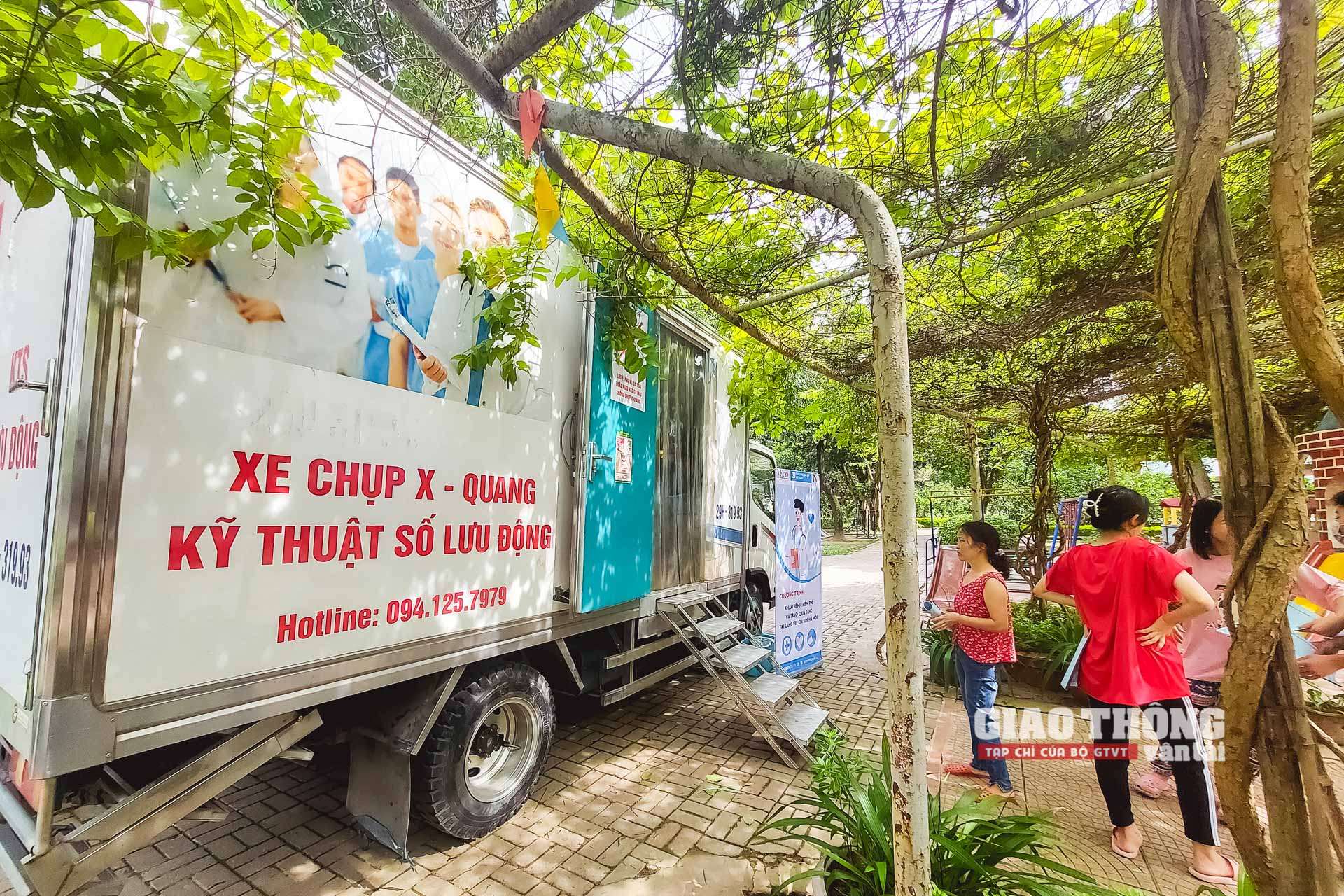 Xe chụp X-Quang kỹ thuật số lưu động tổ chức thăm khám tại làng trẻ SOS Hà Nội