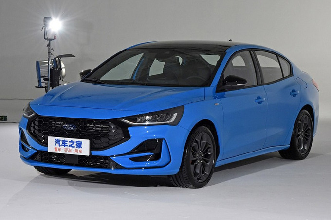  Ford Focus lanzado oficialmente en el mercado chino