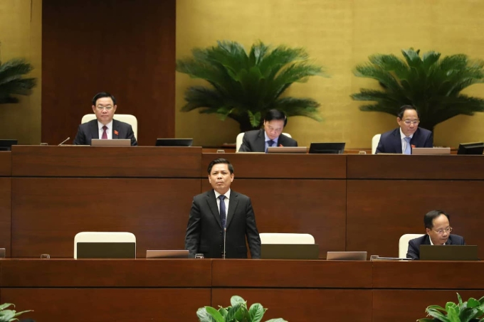 Bộ trưởng Nguyễn Văn Thể trả lời chất vấn tại Quốc hội khóa XV (ảnh: Hoàng Phong)