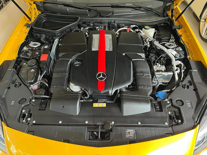 Mercedes-AMG SLC 43 đến từ khối động cơ V6 3.0L, công suất 362 mã lực .