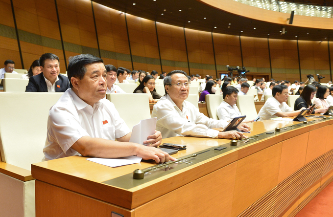 Đại biểu Quốc hội biểu quyết thông qua Nghị quyết về chủ trương đầu tư Dự án đầu tư xây dựng đường bộ cao tốc Khánh Hòa - Buôn Ma Thuột giai đoạn 1