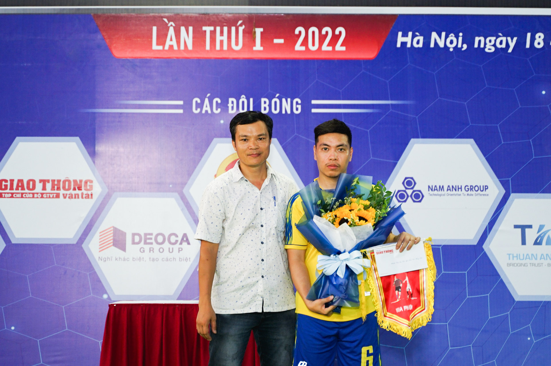 Với 5 bàn thắng, cầu thủ Cao Văn Trung (đội Thuận An) đã giành giải Vua phá lưới  