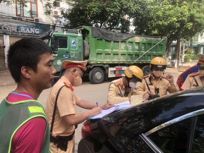 Lực lượng CSGT tỉnh Bắc Ninh kiên quyết xử lý các trường hợp xe 