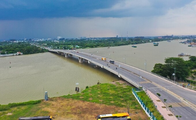 Giao thông thủy qua khu vực cầu Đồng Nai bị hạn chế đến hết tháng 11/2022 để đảm bảo ATGT mùa mưa lũ - Ảnh: Phi Long
