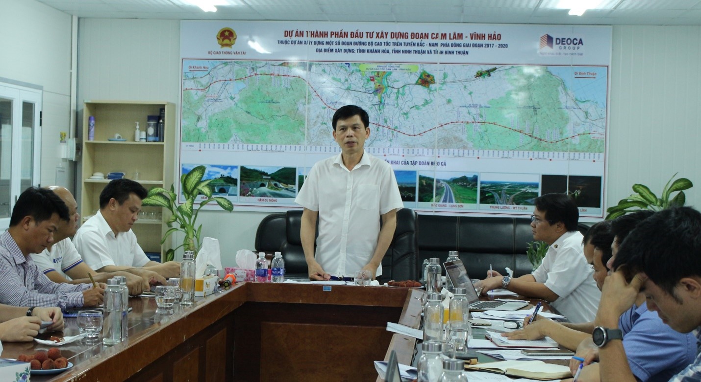 Thứ trưởng Lê Anh Tuấn đánh giá cao tinh thần, trách nhiệm của Tập đoàn Đèo Cả trong việc tổ chức, đẩy nhanh tiến độ thi công dự án
