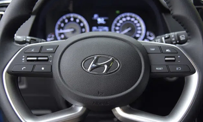 Hyundai Creta trang bị Vô lăng 4 chấu mới đẹp mắt, tích hợp các phím điều khiển chức năng