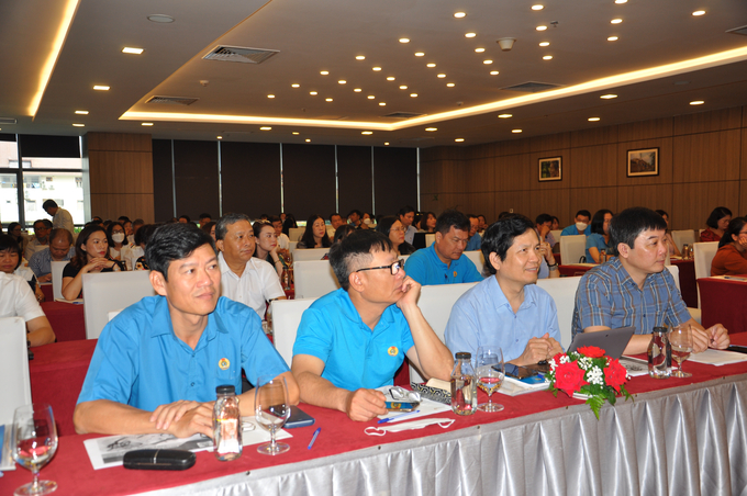 Hơn 100 đại biểu đại diện Công đoàn trên cơ sở và Công đoàn cơ sở trực thuộc Công đoàn GTVT Việt Nam tham dự Hội nghị.