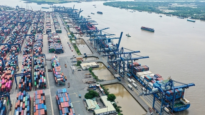Từ 1/8, hàng hóa xuất nhập khẩu thông qua cảng biển TP.HCM và vận chuyển bằng đường thủy theo tuyến Việt Nam - Campuchia được miễn phí hạ tầng cảng biển.