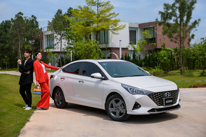 Hyundai Accent tiếp tục là mẫu xe có số lượng bán hàng tốt nhất tháng 5 với 1.086 xe .