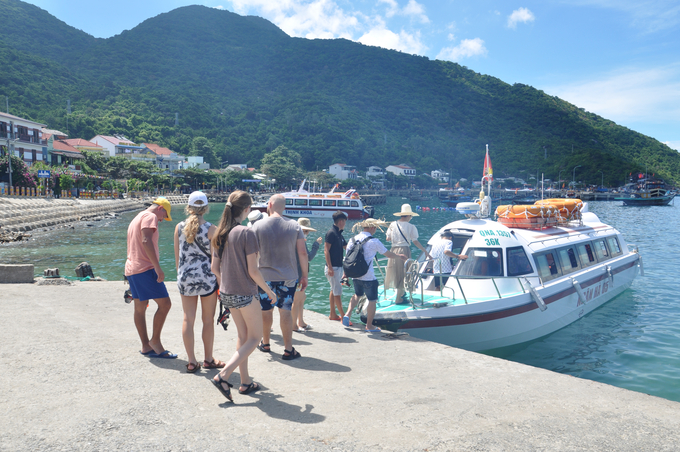Nhiều tour, tuyến du lịch vùng biển ven đảo sử dụng loại phương tiện đúng chuẩn quy định.