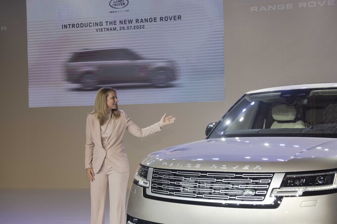 Range Rover mới với 4 phiên bản vừa ra mắt tại Việt Nam .