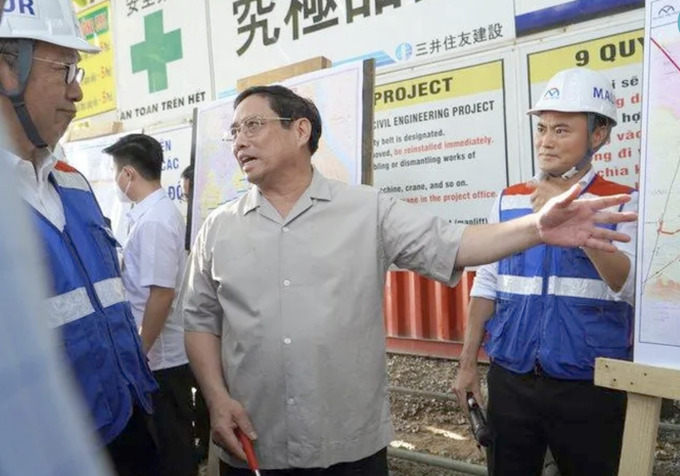 Thủ tướng Phạm Minh Chính chỉ đạo cần phải tập trung hoàn thành tuyến số 1, giảm các thủ tục hành chính, rườm rà để đẩy nhanh tiến độ dự án.