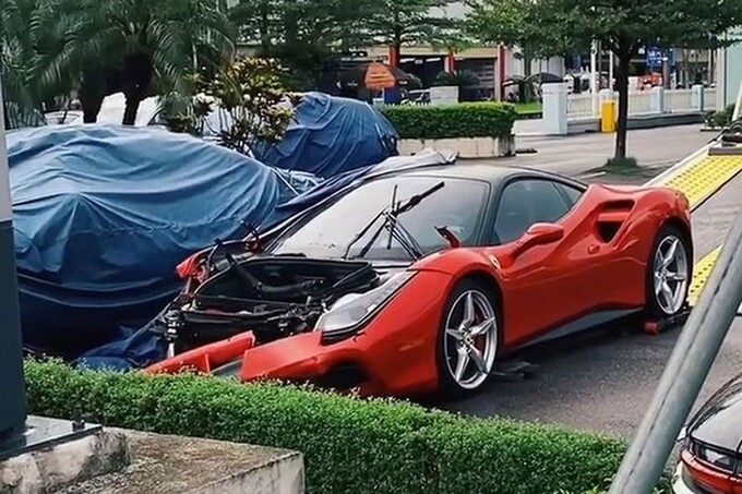 Chiếc Ferrari 488 GTB không có bảo hiểm, thiệt hại được ước tính lên đến khoảng 4-6 tỷ đồng sau tại nạn nằm tại Volvo Hà Nội.