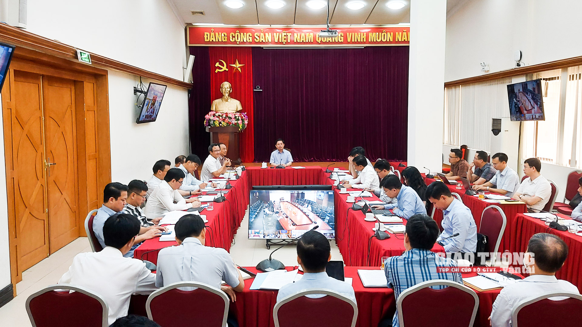 Bộ trưởng Bộ GTVT Nguyễn Văn Thể đã chủ trì cuộc họp giao ban trực tuyến toàn quốc tháng 7/2022