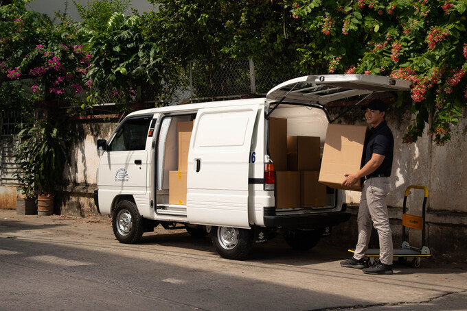 Suzuki Blind Van có kích thước thùng xe rộng rãi, tải trọng lên đến 580kg, giúp chủ xe vận chuyển được nhiều loại hàng hoá khác nhau.