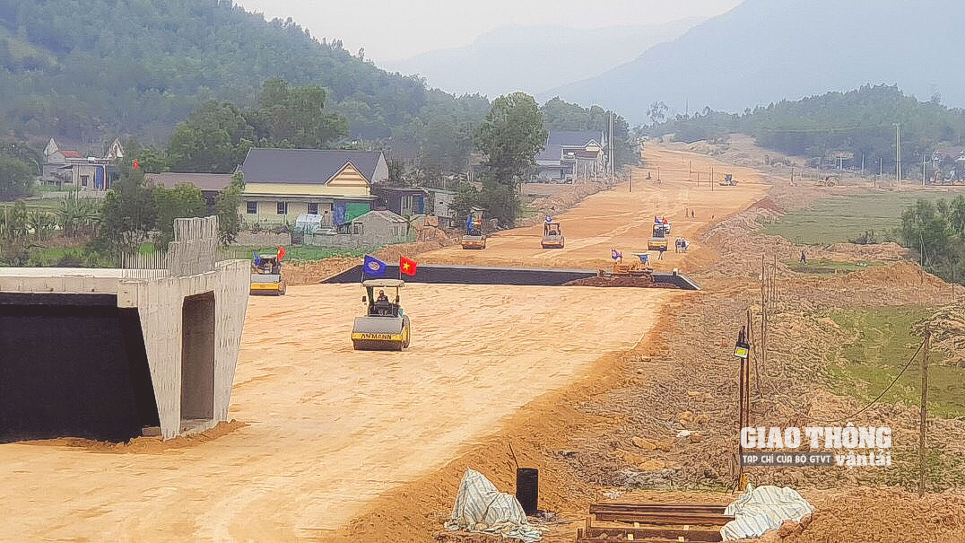 Cao tốc QL45 - Nghi Sơn dài 43,28km đi qua tỉnh Thanh Hóa thuộc cao tốc Bắc - Nam giai đoạn 2017-2020. Đoạn QL45 - Nghi Sơn có tổng mức đầu tư 5.534,472 tỷ đồng, sử dụng vốn ngân sách Nhà nước, khởi công từ tháng 7/2021, dự kiến thông nền đường toàn tuyến vào cuối năm 2022, hoàn thành vào tháng 8/2023