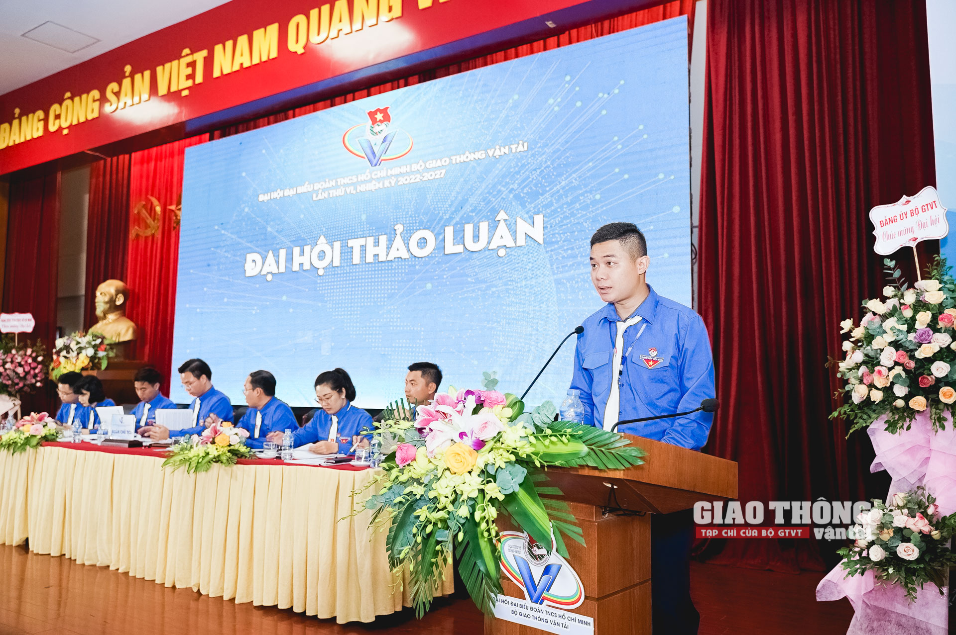 Bí thư Đoàn Thanh niên Ban QLDA Đường Hồ Chí Minh tham luận tại Đại hội về vai trò thanh niên trong công tác giải ngân của ngành GTVT