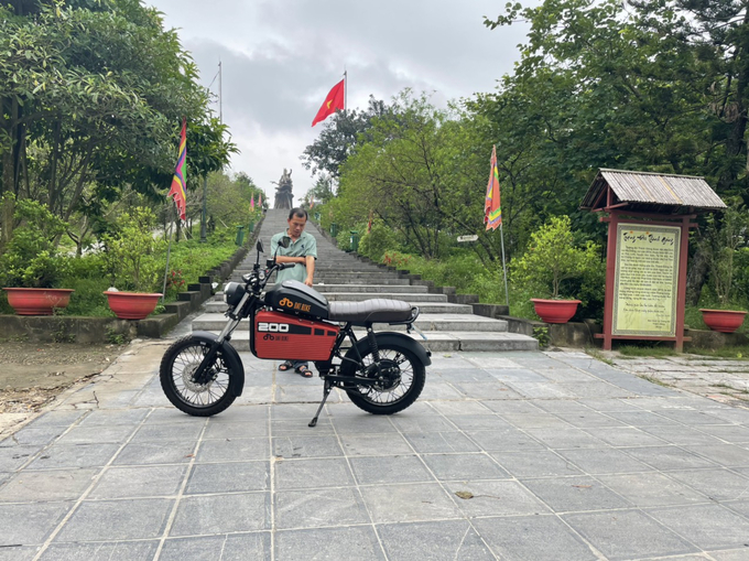 Đây có lẽ là chiếc Dat Bike Weaver 200  đầu tiên tại Việt Nam có hình ảnh tại nơi này.