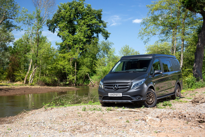Mercedes-Benz Vito 4 × 4 Geotrek Edition  là bản độ dành cho Camping