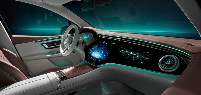 Hình ảnh khoang nội thất của mẫu SUV điện Mercedes-Benz EQE đã được công bố trước khi chính thức ra mắt vào giữa tháng 10 tới.