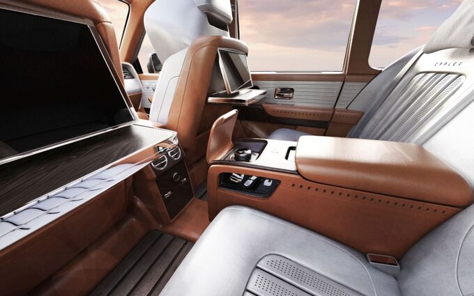 Nội thất Rolls-Royce Cullinan Yatching Edition được nâng cấp gần như toàn bộ về thiết kế. 