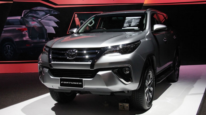 toyota-fortuner-2015-02