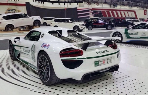 porsche-918-spyder-sieu-xe-moi-cua-canh-sat-dubai-1