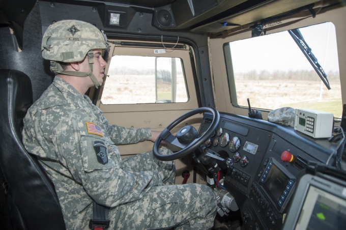 3635669_us-army-will-test-self-driving-trucks-on-p
