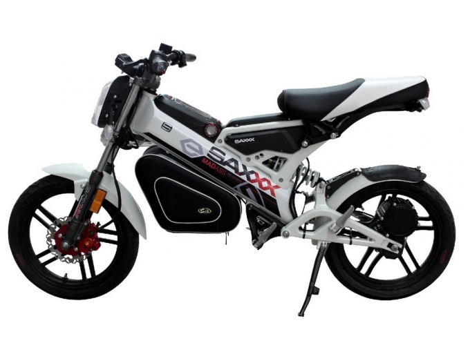3738458_sfm-saxxx-madass-e-electric-scooter-looks-